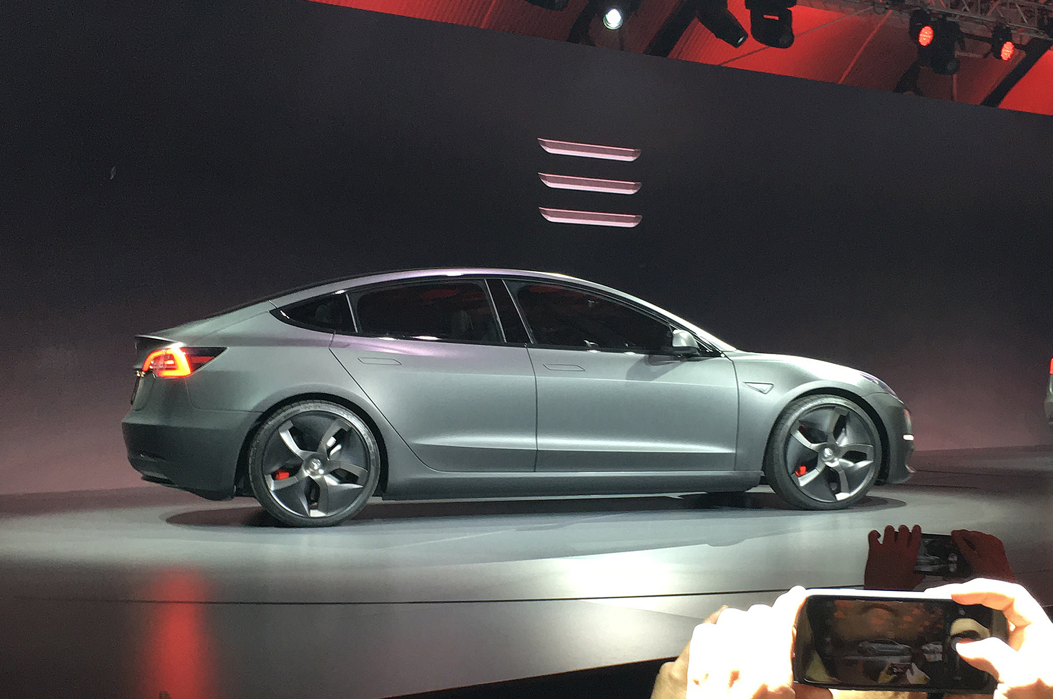 tesla-model-3-live-gray-side-view