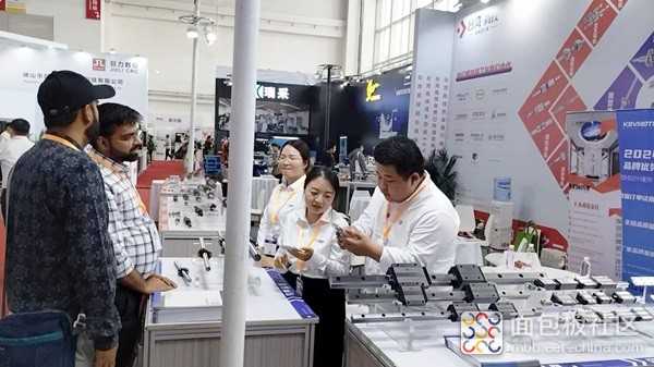 滚珠导轨：重构精密仪器传动架构，开启微纳世界