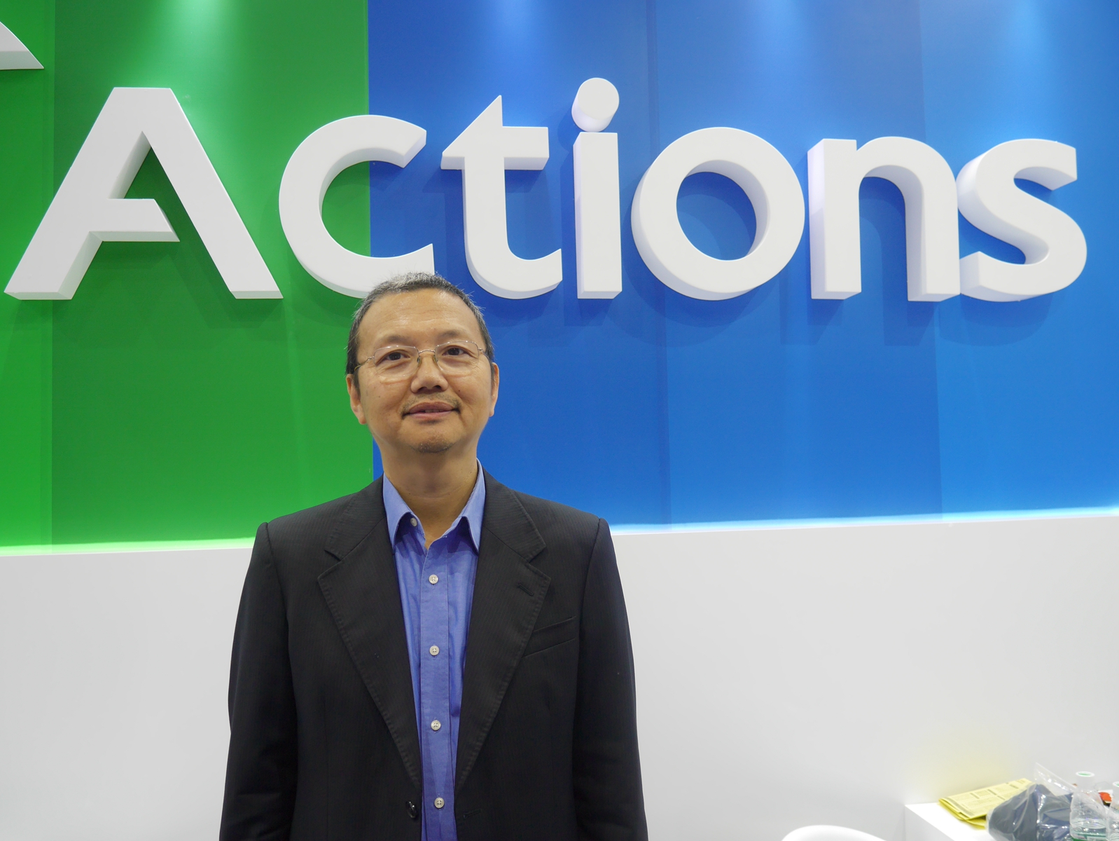 actionsp1P1090348