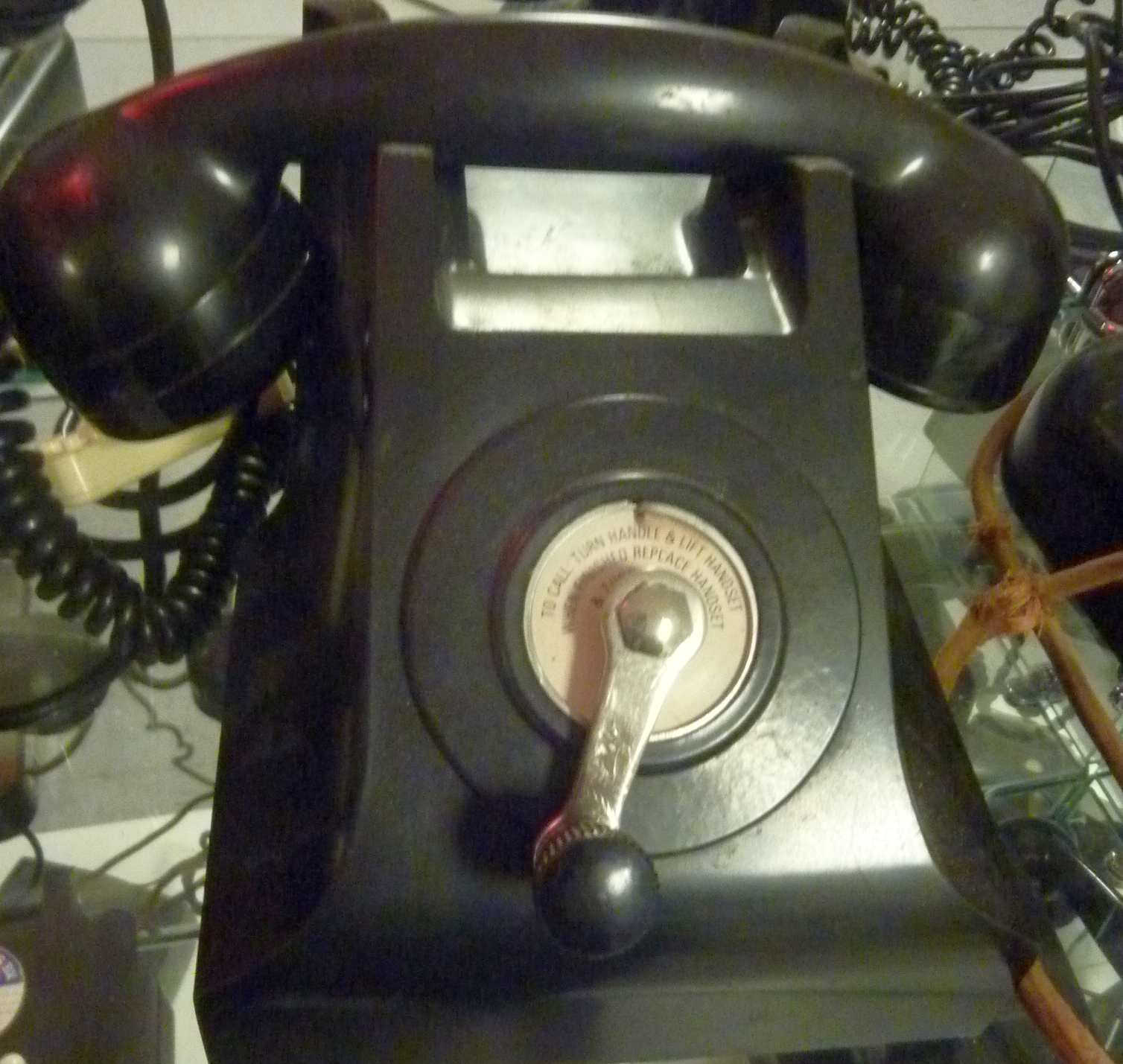 Telephone_Museum_BakeLite_phone_1508x1429